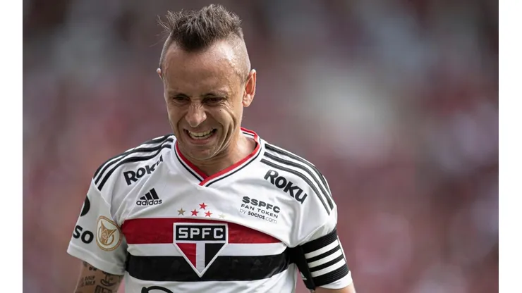 Foto: Jorge Rodrigues/AGIF - Rafinha é um dos oito nomes da lista de atletas que podem assinar pré-contrato com outras equipes