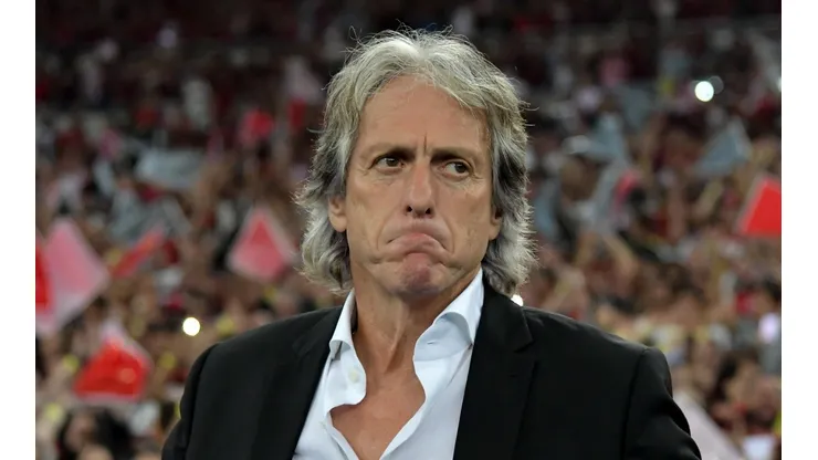 Jorge Jesus monta uma lista de prioridades com atacante de rival do Flamengo e Gabigol 'fica de fora'