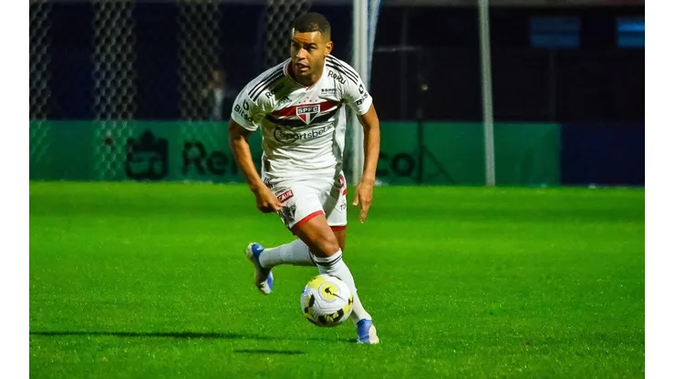 R.Pierre/AGIF/ Alisson, Luan e +8; São Paulo coleciona desfalques para o duelo contra o Atlético-GO.