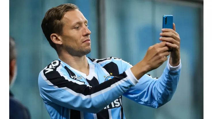Agif/Pedro H. Tesch - Lucas Leiva volta ao Grêmio