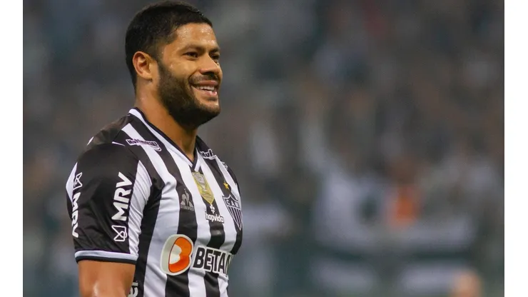 Fernando Moreno/AGIF - Rivaldo lembra de pênalti perdido de Hulk no Atlético