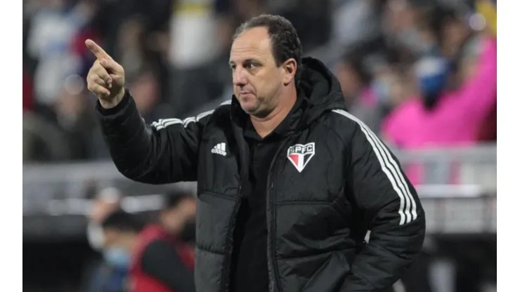 Foto: Rubens Chiri / saopaulofc.net / Divulgação - Ceni: na bronca com a arbitragem em jogo do São Paulo