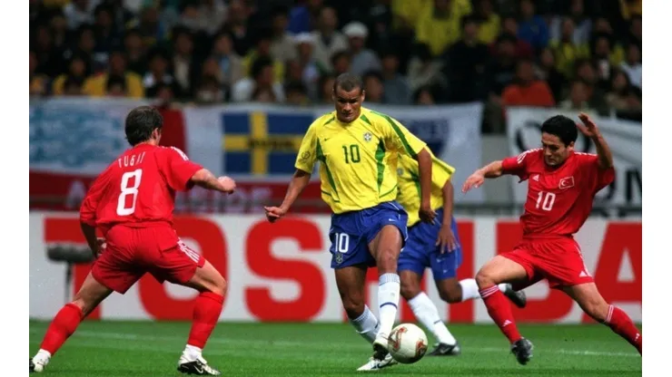 Reprodução/CBF - Rivaldo comemora conquista do penta com a Seleção