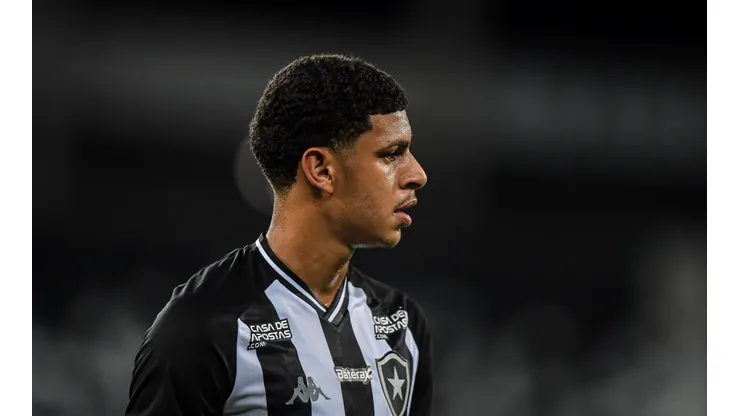 Foto: Thiago Ribeiro/AGIF | Luis Henrique tem futuro exposto