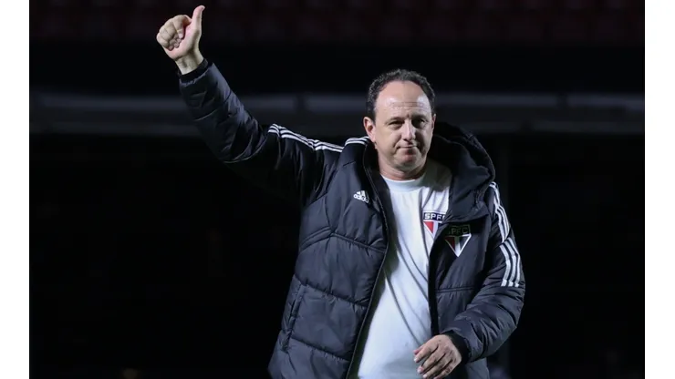 Rogério Ceni gosta da revelação de Cotia que renovou com São Paulo (Foto: Marcello Zambrana/AGIF)