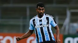 Foto: Maxi Franzoi/AGIF | Thiago Santos foi a escolha do Grêmio para o meio-campo