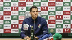 Foto: Flickr Oficial Fluminense FC/Lucas Merçon | Nino tenta 'segurar' xodó do Fluminense no CT