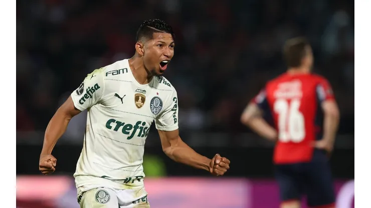 Rony marcou duas vezes e ajudou o Palmeiras a abrir boa vantagem na partida de ida das oitavas da Libertadores, contra o Cerro Porteño, no Paraguai