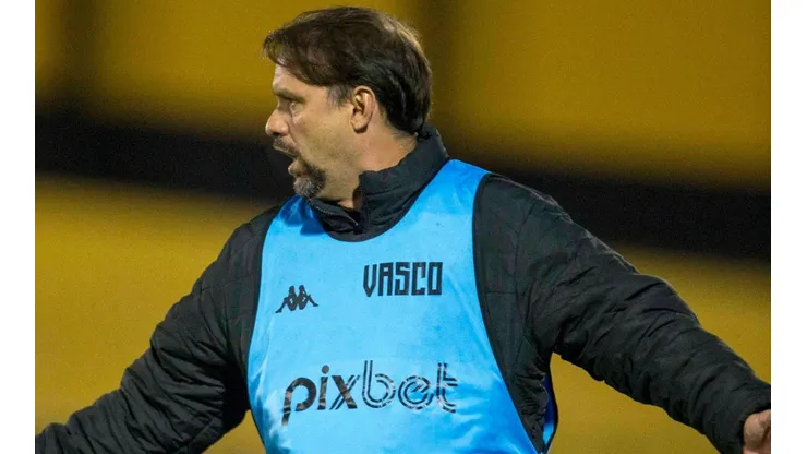 Foto: Daniel Ramalho/CRVG/Divulgação - Maurício Souza: técnico apontou motivo para derrota do Vasco