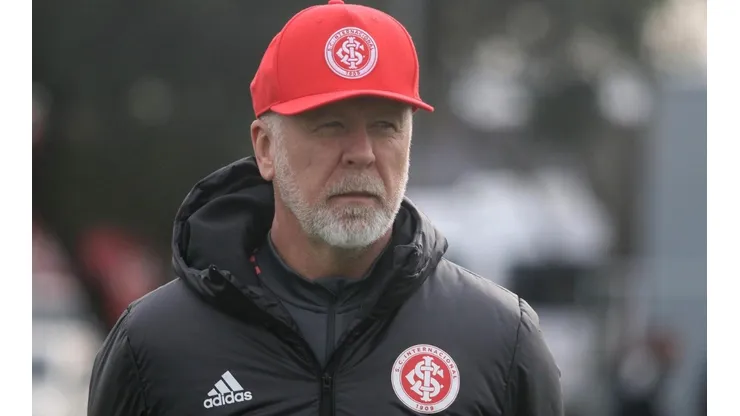 Foto: Ricardo Duarte/Internacional/Divulgação - Mano Menezes: explicou a entrada de jogador contestado pela torcida