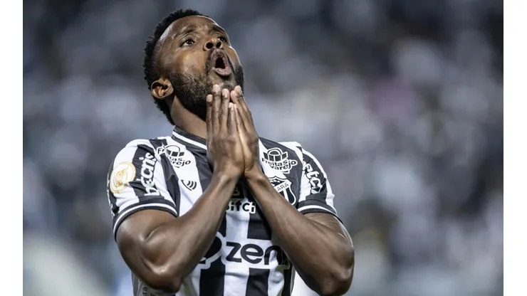 Foto: Raul Baretta/AGIF - Mendoza pode ganhar parceiro colombiano no ataque