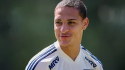 Antony durante treino do São Paulo no CT Barra Funda (Foto: Marcello Zambrana/AGIF)