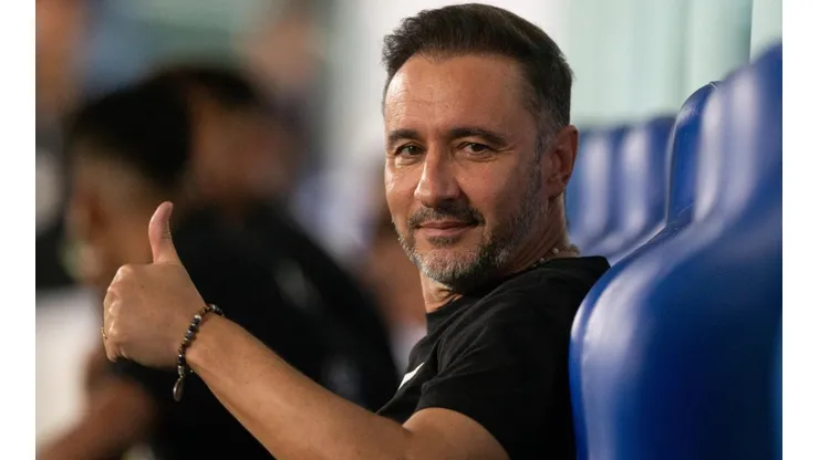 Vitor Pereira aprovou chegada de volante ao Corinthians (Foto: Gil Gomes/AGIF)