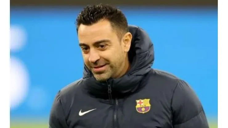 Alexander Hassenstein/Getty Images - Xavi 'toma chapéu' no Barcelona