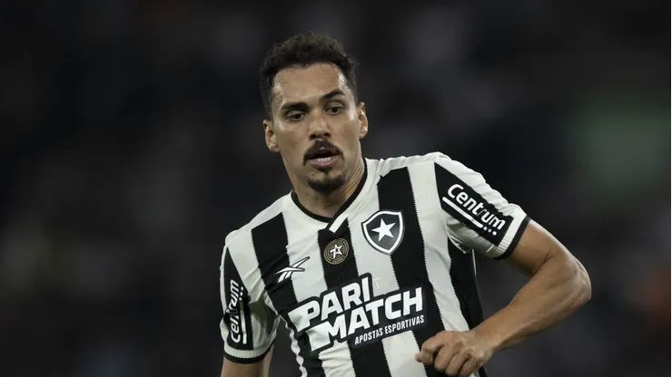 Eduardo, em ação pelo Botafogo - Foto: Jorge Rodrigues/AGIF