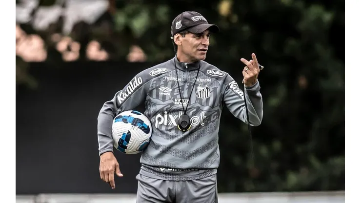 Foto: Flickr Oficial Santos FC/Ivan Storti | Bustos entra em queda livre no Peixe