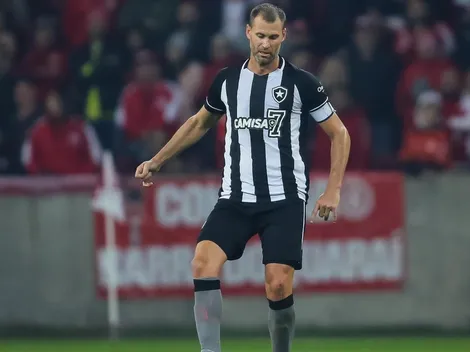 Carli ‘entrega’ erro na estratégia do Botafogo no Clássico Vovô e prega foco na Copa do Brasil