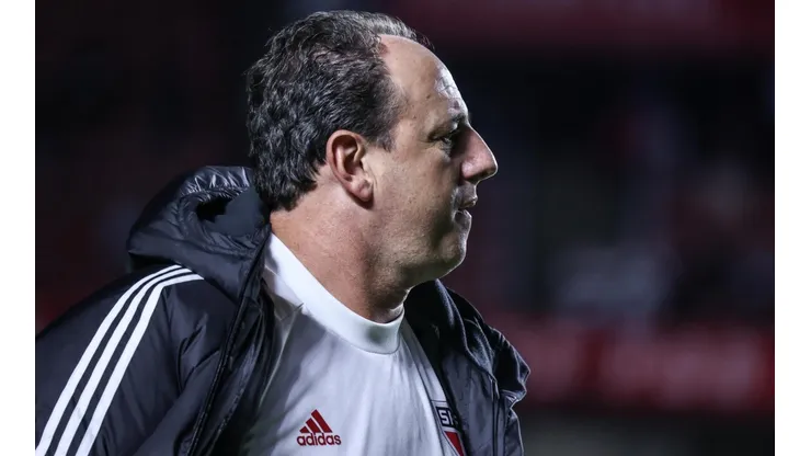 Marcello Zambrana/AGIF/ "Tentar sobreviver"; Ceni manda recado para diretoria sobre janela de transferências.
