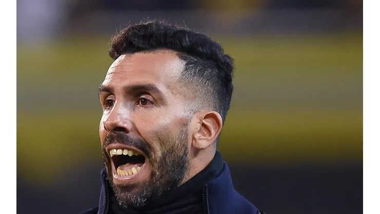- Carlos Tévez