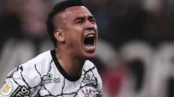 Cantillo está suspenso para a partida contra o Boca Juniors e desfalca Corinthians (Foto: Ettore Chiereguini/AGIF)