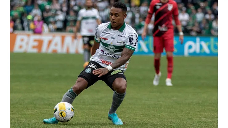 Foto: Robson Mafra/AGIF - Igor Paixão vira desfalque na equipe do Coritiba