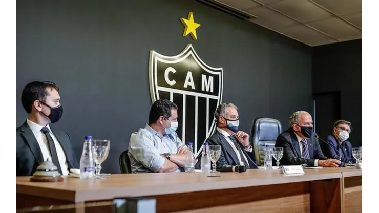 "Multa e suspensão"; diretoria do Atlético toma atitude contra atacante e Flamengo é pego de surpresa 