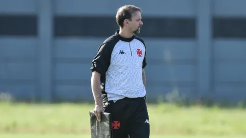 Maurício Souza, técnico do Vasco (Foto: Thiago Ribeiro/AGIF)