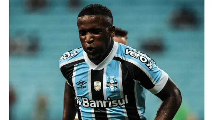 Foto: Lucas Uebel/Grêmio/Divulgação - Elias Manoel: atacante conversou com técnico após erros