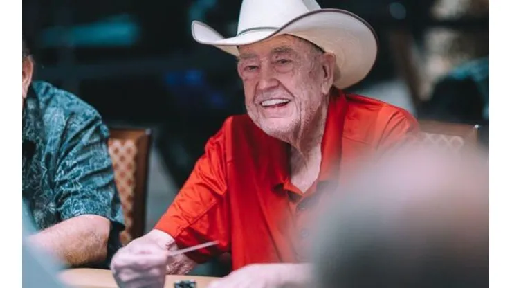 Doyle Brunson esteve na WSOP do ano passado (Foto: Hayley Hochstetler/PokerNews)