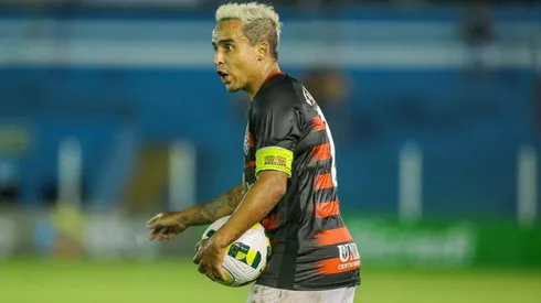 Foto: Fernando Torres/AGIF - Jadson puxa a fila de jogadores que já deixaram o Vitória este ano