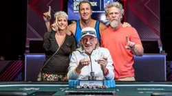 David Perry conquistou o primeiro bracelete dele (Foto: Rachel Kay Miller/PokerNews)