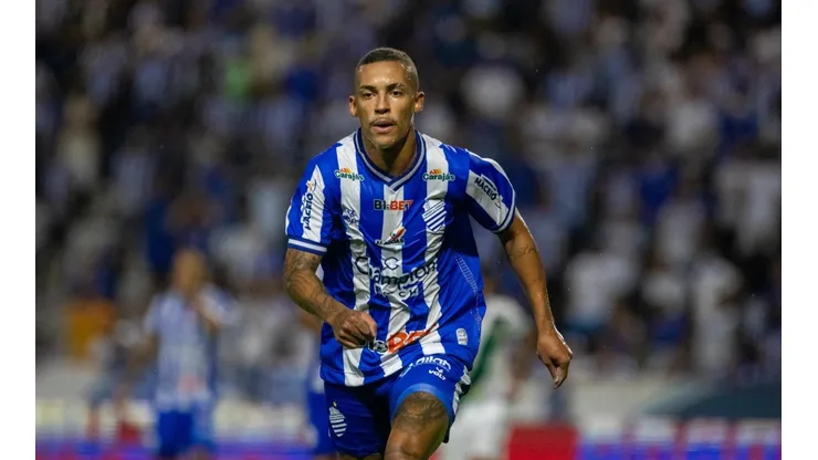 Lucas Barcelos aponta 'apagão' como fator decisivo para empate do CSA com o Grêmio