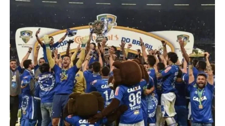 André Yanckous/AGIF/ Cruzeiro no topo e outros quatro times grandes no 'top-5'; confira o ranking dos times mais vencedores da Copa do Brasil.