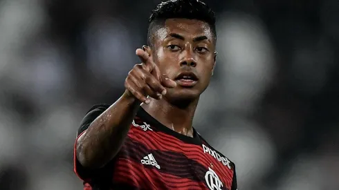 Foto: Thiago Ribeiro/AGIF – Bruno Henrique está fora da temporada.