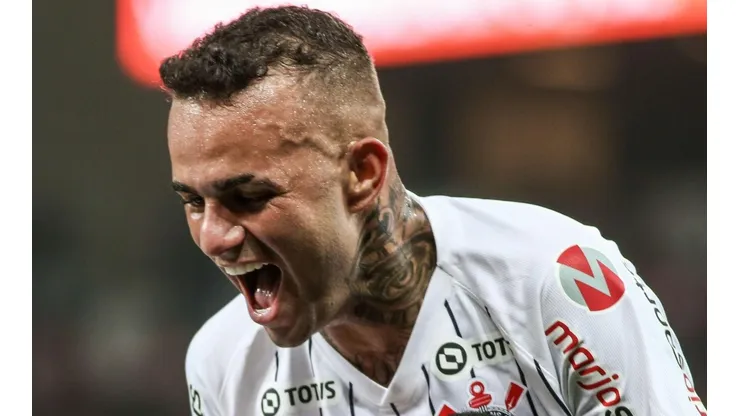Foto: Marcello Zambrana/AGIF - Luan segue fora dos planos de Vítor Pereira.