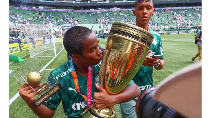 Marcello Zambrana/AGIF - Endrick segue impressionando no Palmeiras.