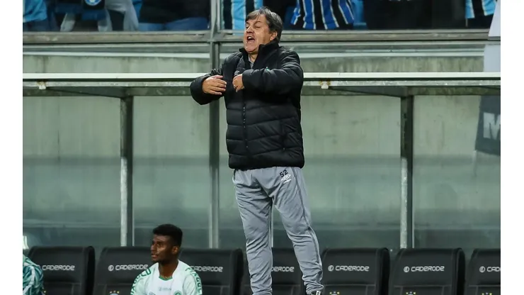 Foto: Pedro H. Tesch/AGIF - Gilson Kleina abriu o jogo após nova derrota da Chapecoense