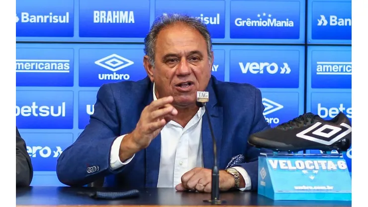 Foto: Lucas Uebel/Grêmio/Divulgação - Denis Abrahão: dirigente descartou a contratação de defensor