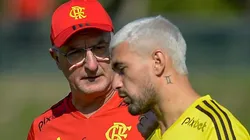 - Dorival ao lado de Arrascaeta