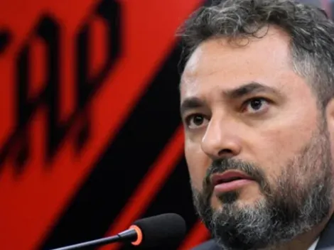 Mattos 'passa o fio' e resolve pendência em contrato de piá do Athletico