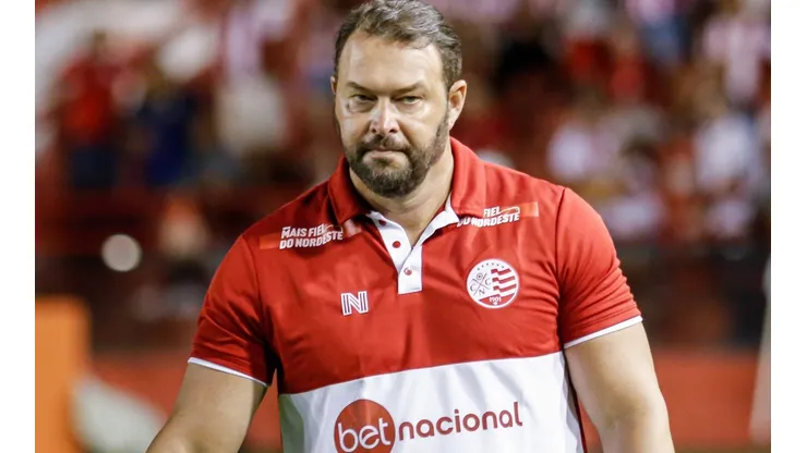 Agif/Rafael Vieira - Roberto Fernandes ganha reforço no Náutico.