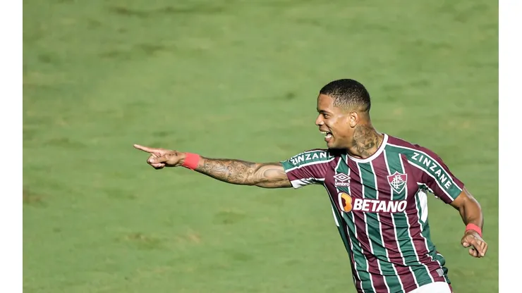 Caio Paulista tem tido oportunidades com Diniz (Foto: Thiago Ribeiro/AGIF)