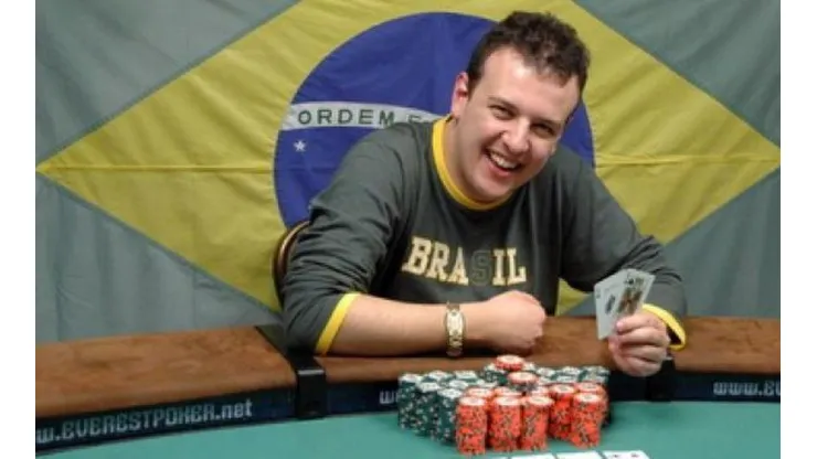 Alexandre Gomes foi o primeiro brasileiro a conquistar um bracelete da WSOP (Foto: Reprodução instagram oficial Alexandre Gomes)