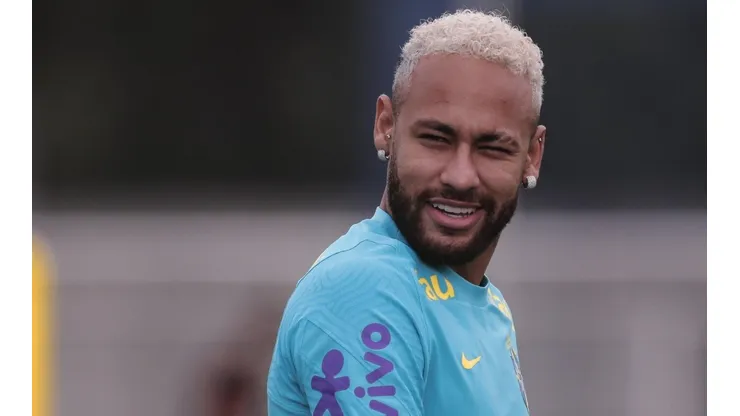 Foto: Ettore Chiereguini/AGIF | Neymar retornava de férias nos Estados Unidos