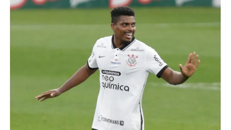 Foto: Marcello Zambrana/AGIF | Jemerson abre caminho para o Galo na janela de transferências