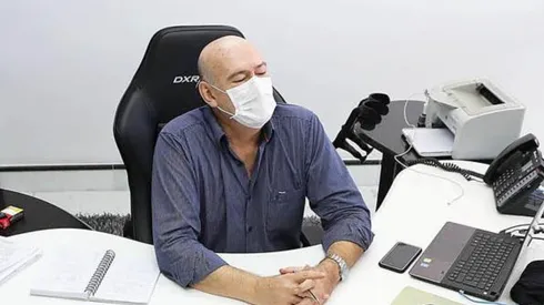 Foto: Flickr Oficial Santos FC/Pedro Ernesto Guerra Azevedo | Rueda age nos bastidores