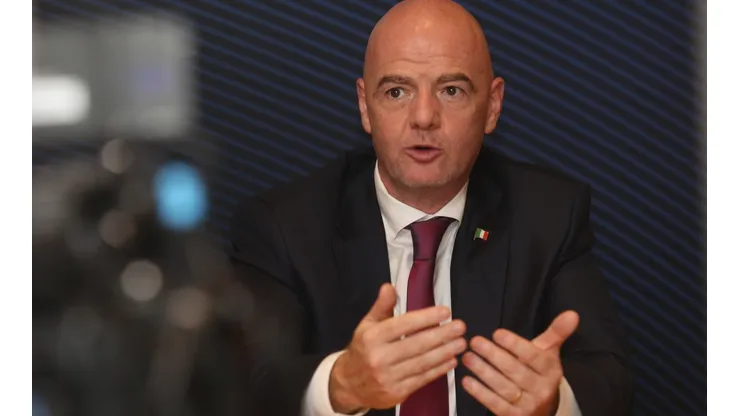 Paolo Bruno/Getty Images - Fifa (na foto, presidente Gianni Infantino) autoriza suspensão de contratos de jogadores que atuam na Rússia; Yuri Alberto pode retornar ao Brasil