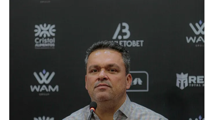 Presidente Adson Batista 'puxou a orelha' de parte da torcida do Atlético-GO, mesmo após virada sobre o Juventude, pelo Brasileirão
