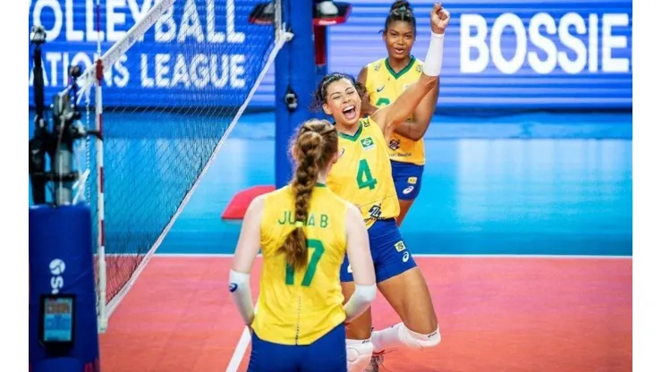 Seleção feminina na VNL 2022 (Foto: Divulgação/FIVB)