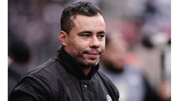 Foto: Ettore Chiereguini/AGIF | Jair Ventura demonstrou irritação com erro da arbitragem